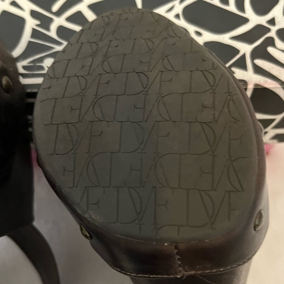 Diane von Furstenberg Slingback Heels - Picture 2 of 16